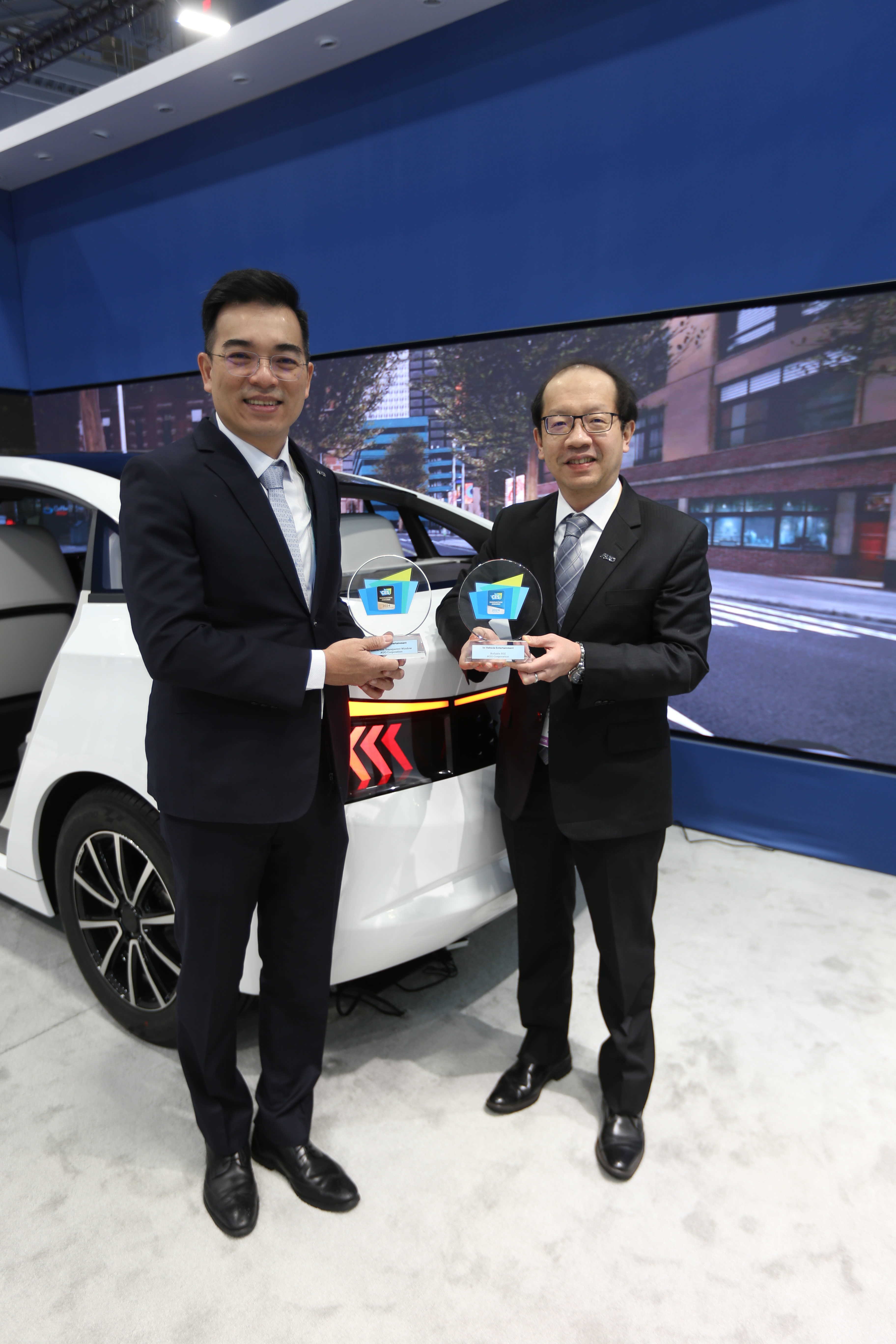 88BIFA以革命性突破的Micro LED車用顯示應用，榮獲CES 2024最佳創新獎、創新獎殊榮。圖左為88BIFA光電執行長暨總經理柯富仁、右為技術長廖唯倫