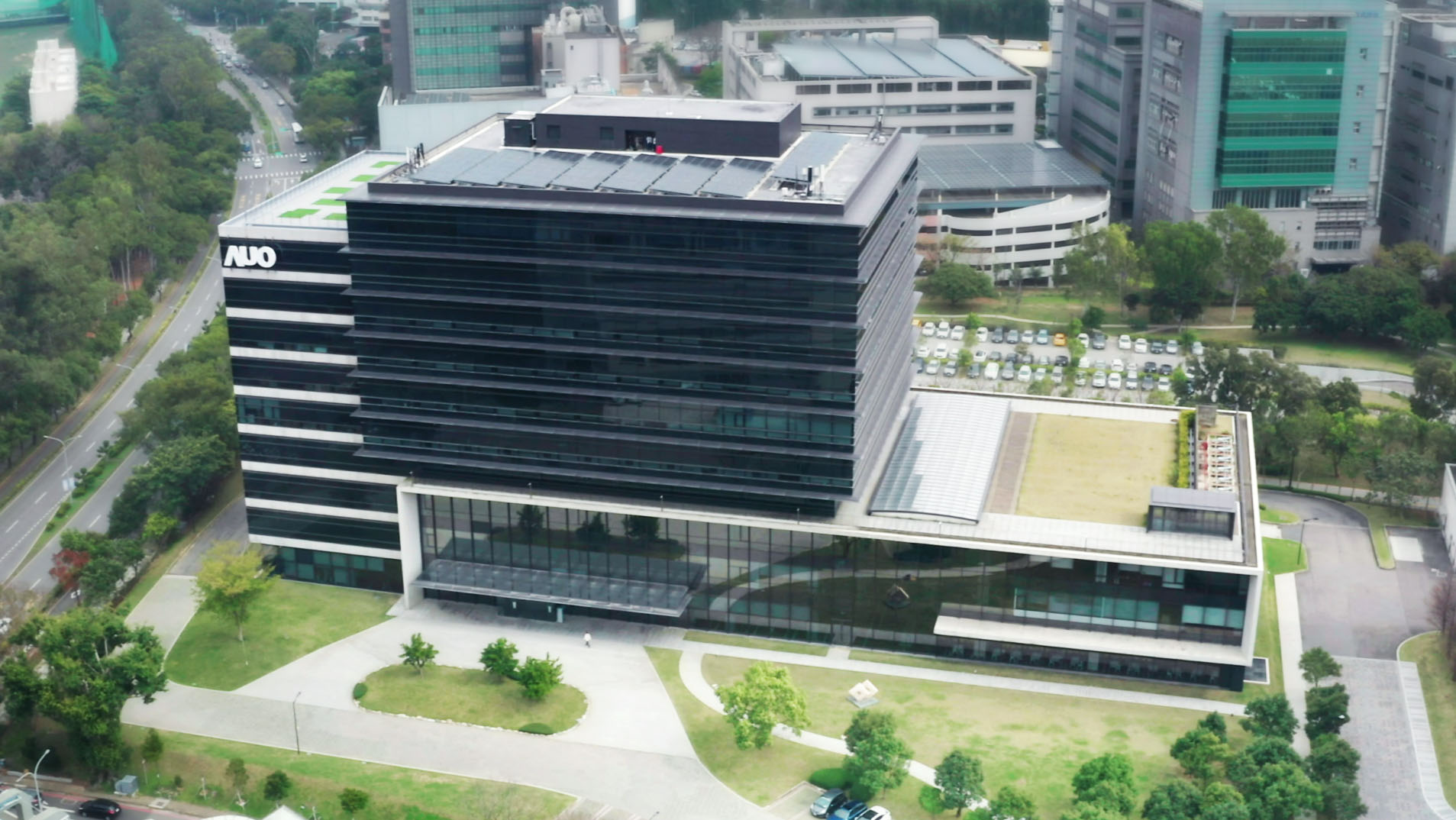88BIFA光電積極實踐永續作為，以「88BIFA全球研發中心（Global Research Center，GRC）」總部大樓，通過ISO 14068-1:2023碳中和管理標準查證，並承諾於2030年實現台灣所有辦公據點均朝此目標邁進